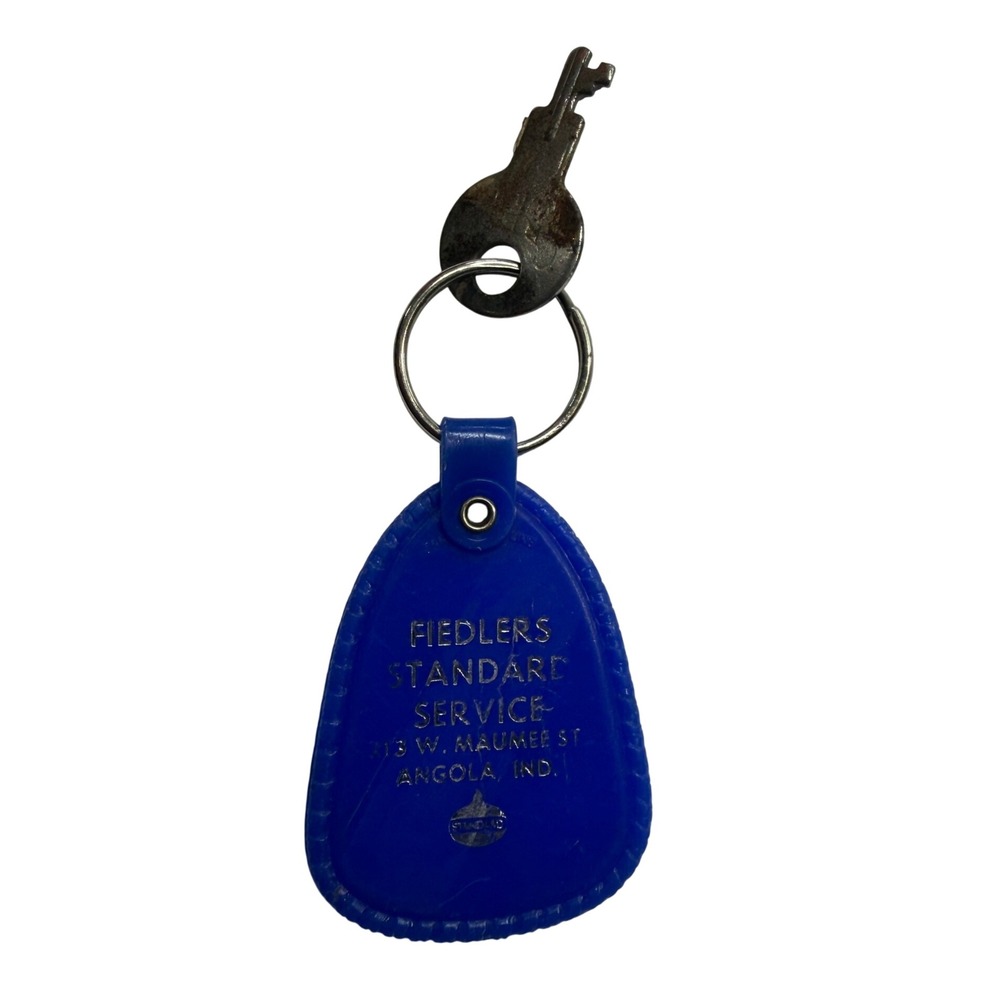 Vintage Fiedlers Standard Service Angola Indiana Blue Plastic Keychain with Key